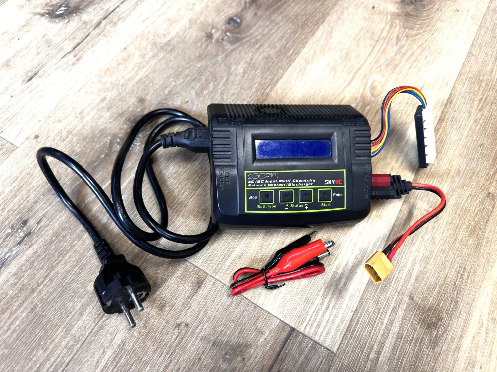 BAZAR SKY RC e6650 nabíječ 50W