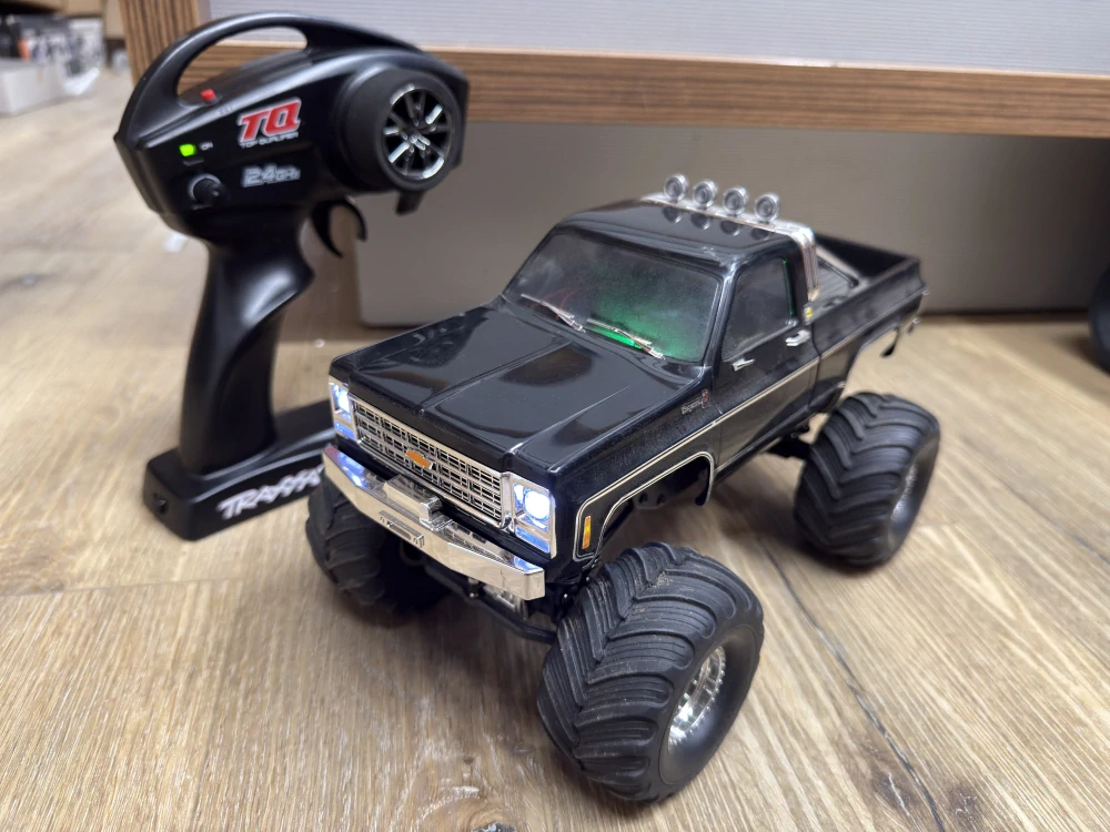 ZÁNOVNÍ Traxxas TRX-4MT Chevrolet K10 1979 v tuningu - střídavý pohon