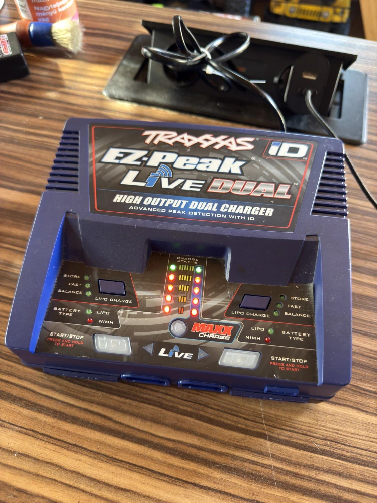 BAZAR - Traxxas nabíječ EZ-Peak Live Dual 4S 2x100W