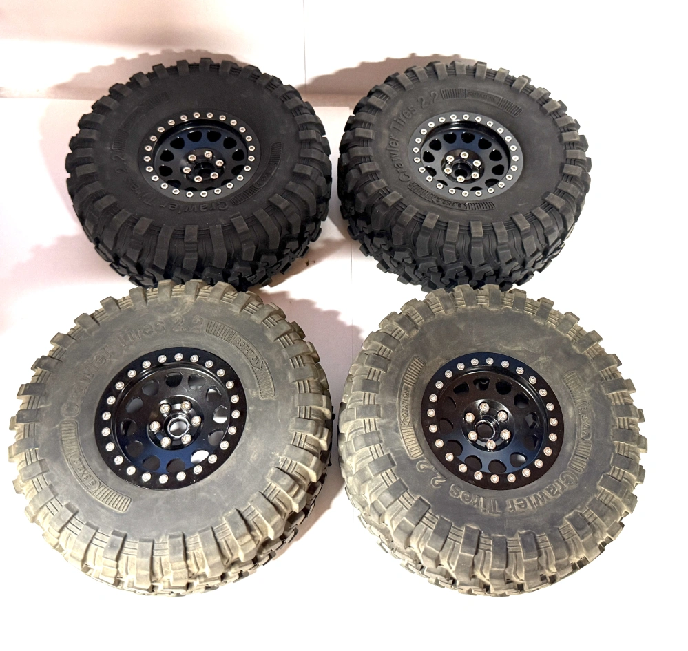 ZÁNOVNÍ - kovové beadlock disky 2.2"+ 4x pneu Canyon 133x54mm