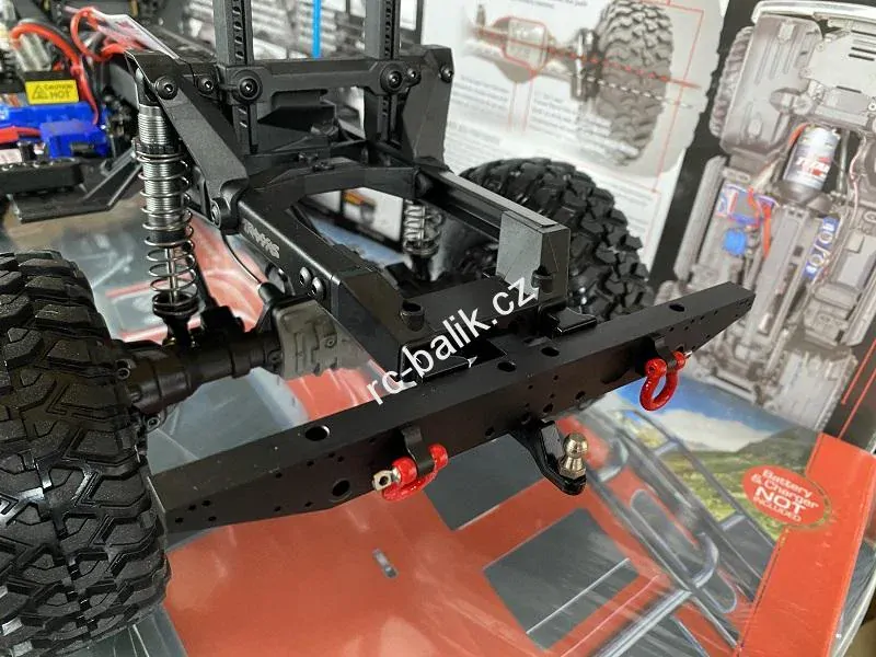 zadní kovový nárazník pro TRX-4 včetně tažného a šeklů - šedý