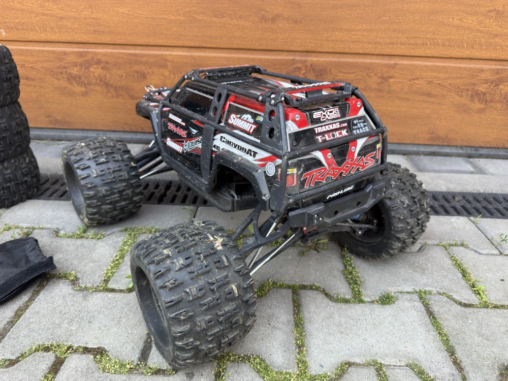 Traxxas Summit 1/8 Brushless 