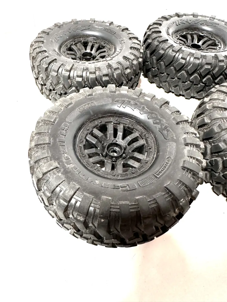BAZAR - kola Traxxas Canyon Trail 1.9"