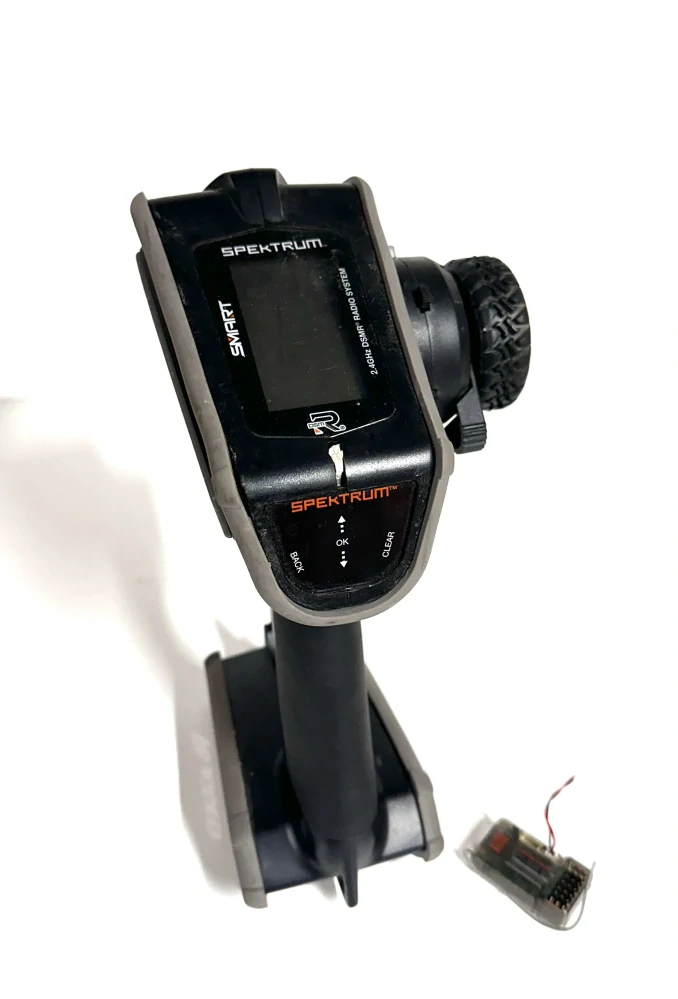 BAZAR RC souprava Spektrum DX5 Rugged DSMR + příjimač SR6100AT