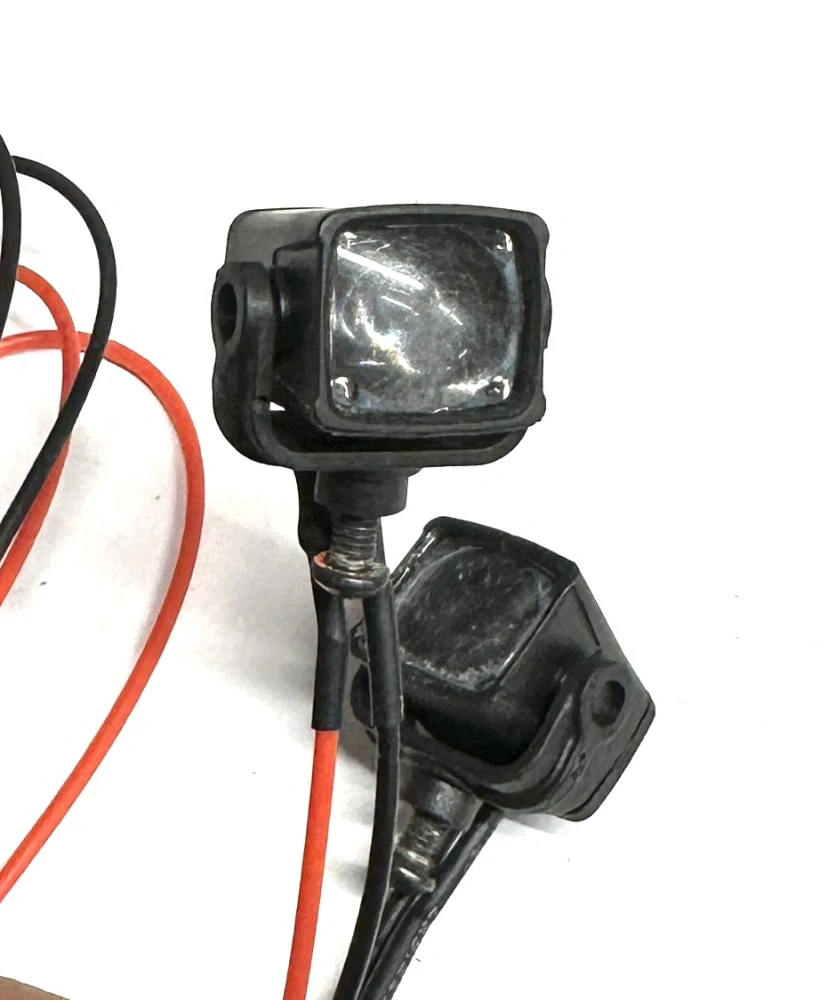 vyhladávací světlo na kapotu + 2X LED bílá