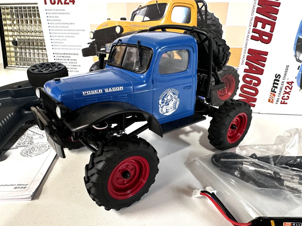 ROZBALENO - FMS FCX24 Power Wagon 1:24 (modrý)