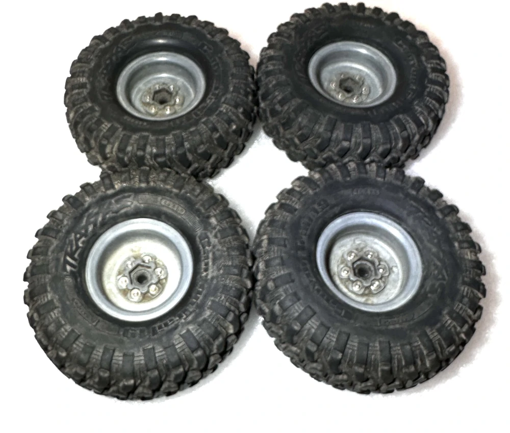 BAZAR - těžké kovové beadlock disky + pneu Traxxas Canyon Trail 1.9" + vložky DualStage