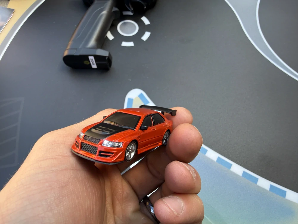 Turbo Racing 1:76 C76 RC Sports Car RTR + dráha