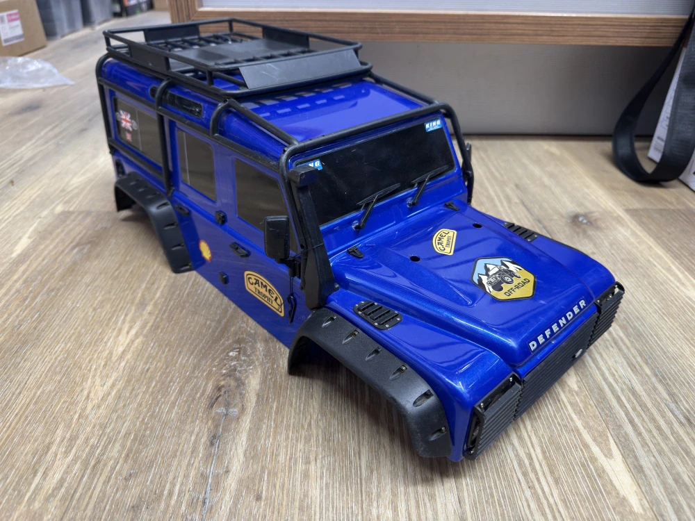 ZÁNOVNÍ - Traxxas kompletní karosérie Land Rover Defender modrá: TRX-4 v tuningu