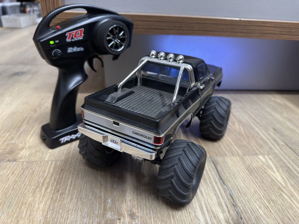 ZÁNOVNÍ Traxxas TRX-4MT Chevrolet K10 1979 v tuningu - střídavý pohon