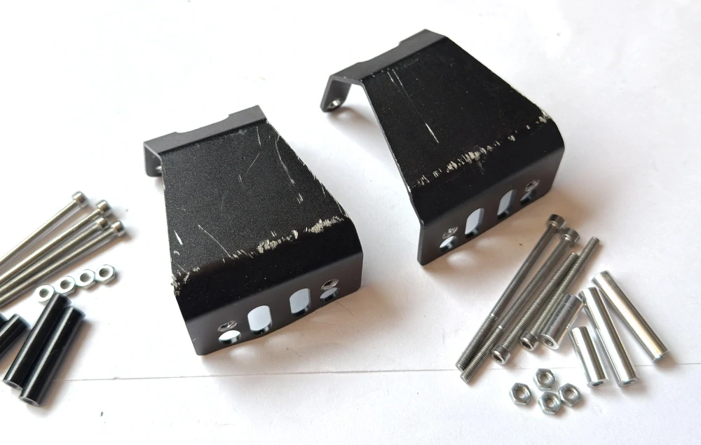 BAZAR - ochranné kryty náprav Axial SCX10 2ks