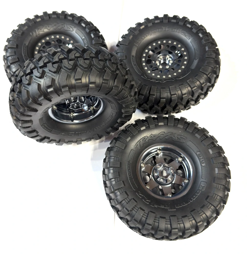 kovové beadlock disky 2.2"+ 4x pneu Traxxas Canyon Trail 135x56mm