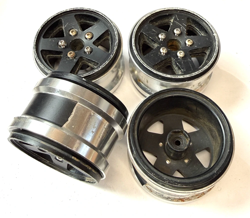BAZAR - 4x kovový beadlock disk 2.2"