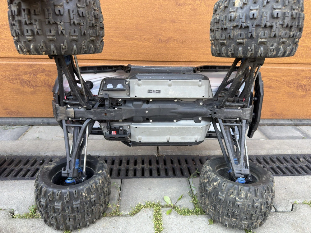 Traxxas Summit 1/8 Brushless 