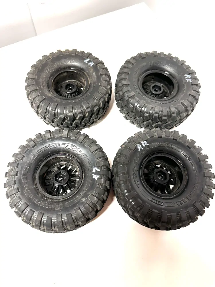 BAZAR - kola Traxxas Canyon Trail 1.9"