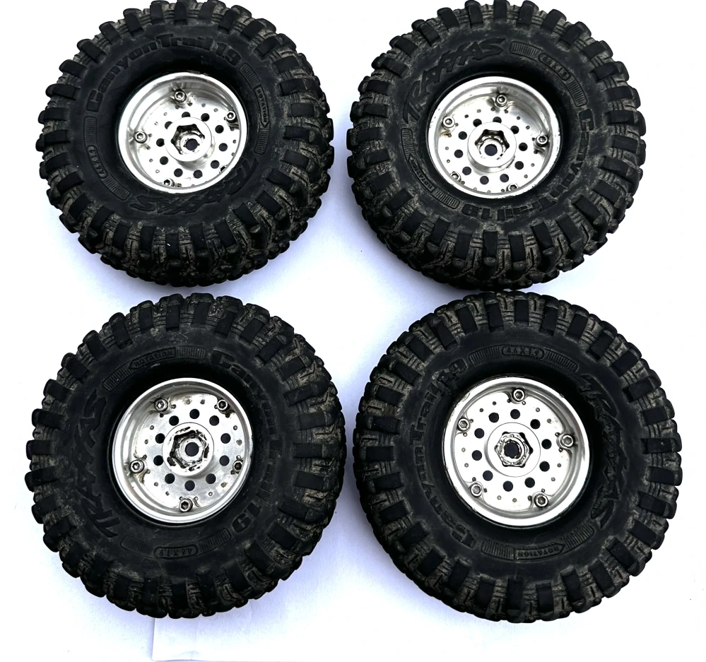 BAZAR - kovové beadlock disky + pneu Traxxas Canyon Trail 1.9" + vložky DualStage PL
