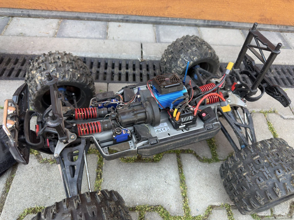Traxxas Summit 1/8 Brushless 