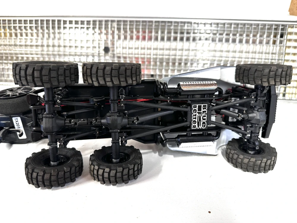 ROZBALENO - FMS 1:18 Atlas 6x6 RTR (modrý)