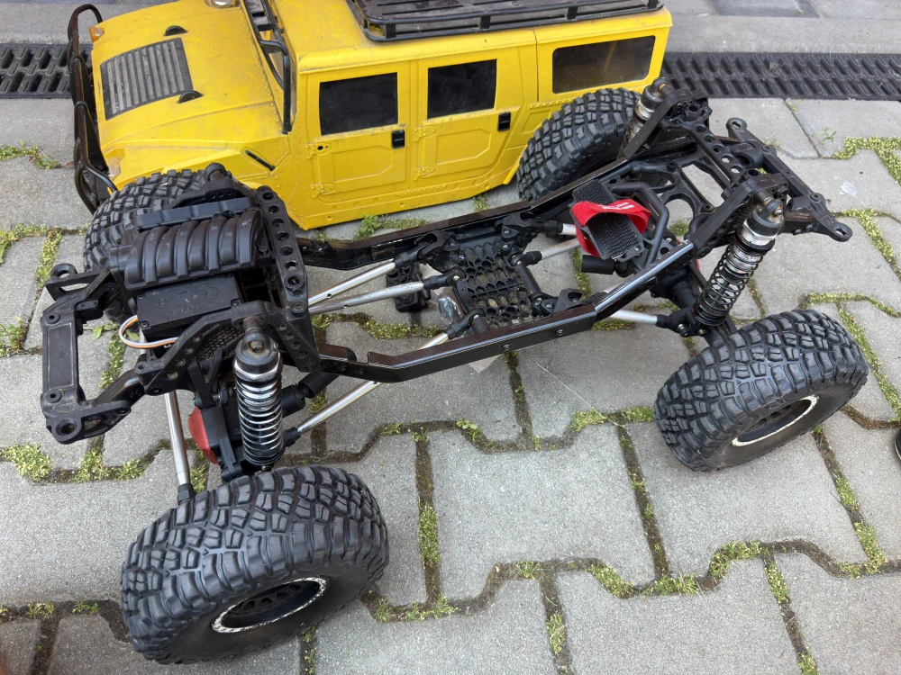 Axial SCX6 Hummer 1:6 na zprovoznění