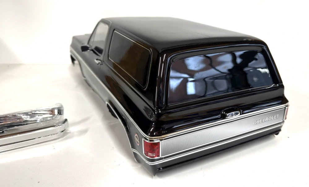 ROZBALENO - Traxxas bezsponková karosérie Chevrolet K5 Blazer 1979 + nárazníky