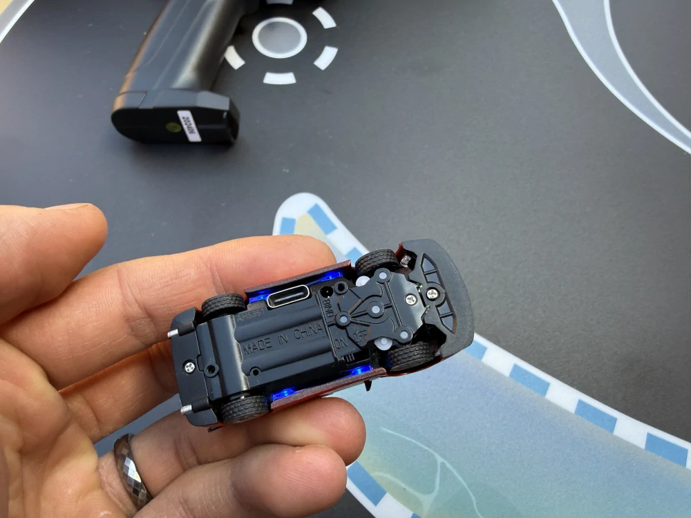 Turbo Racing 1:76 C76 RC Sports Car RTR + dráha