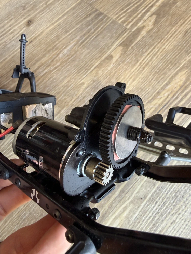 BAZAR kompletní šasí SCX10 + převodovka + motor