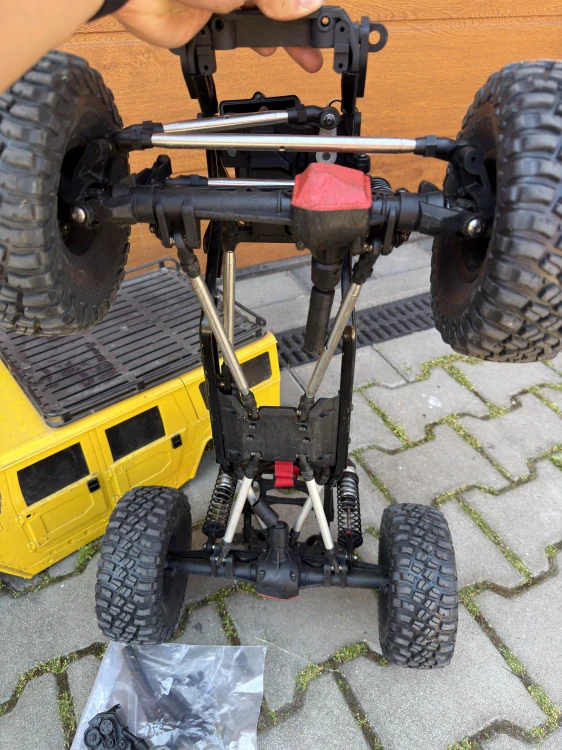 Axial SCX6 Hummer 1:6 na zprovoznění