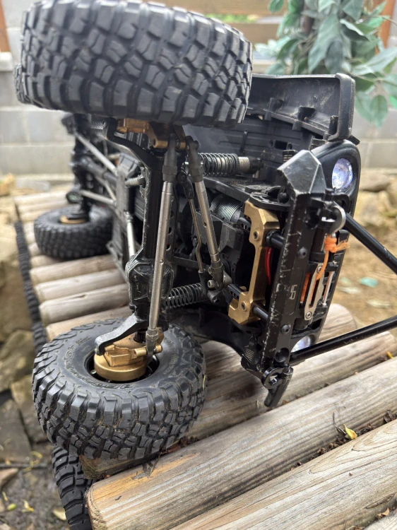 BAZAR Axial SCX10 III Jeep JT Gladiator1:10 4WD v tuningu