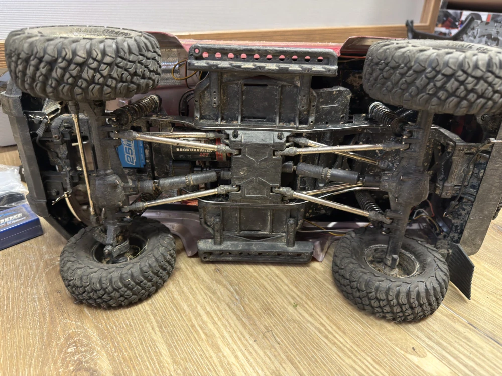BAZAR - INTRUDER 1/10 sada 2,4GHz, Červená