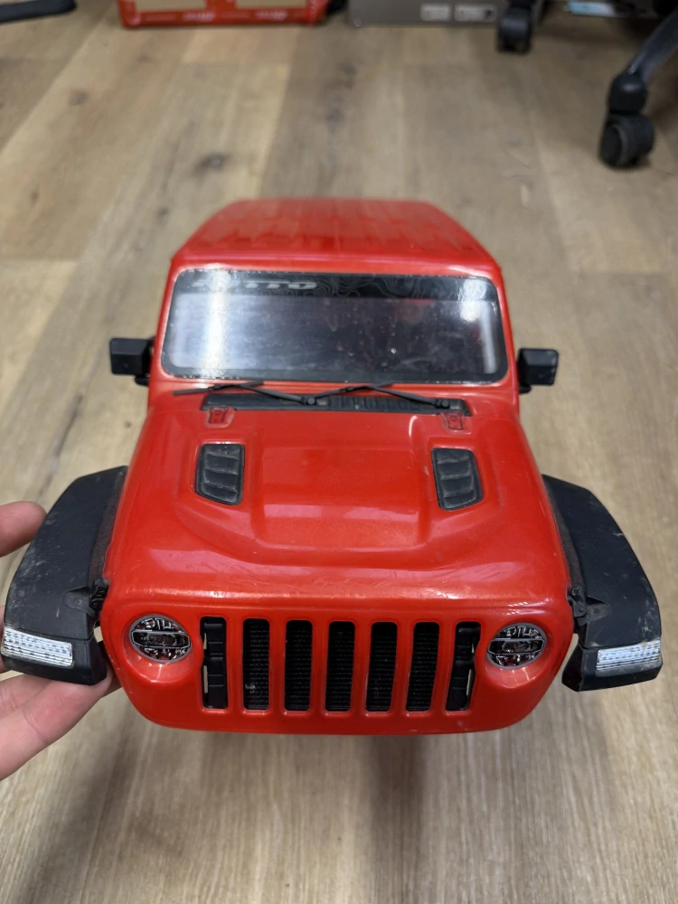 ZÁNOVNÍ - karoserie Axial Jeep JLU Wrangler 1:10 vč. osvětlení