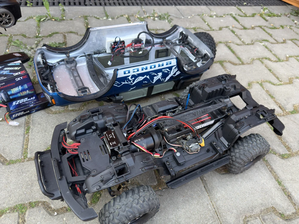 BAZAR - Traxxas TRX-4 Bronco 2021 v tuningu - stříďák, PROScale