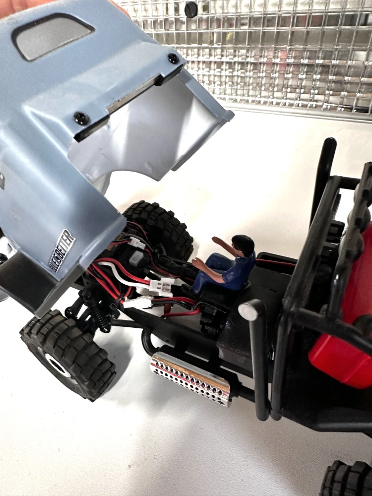 ROZBALENO - FMS 1:18 Atlas 6x6 RTR (modrý)