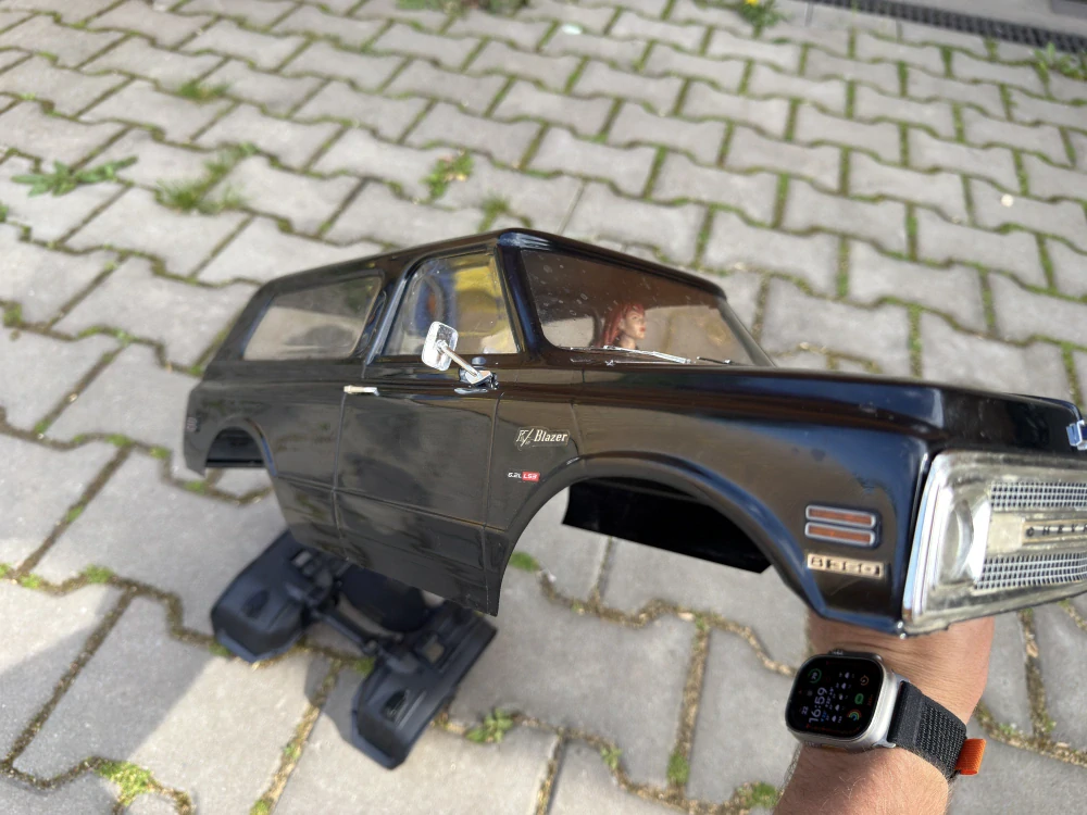 ZÁNOVNÍ - Traxxas bezsponková karosérie Chevrolet Blazer 1969-1970 + interiér + BLATNÍKY