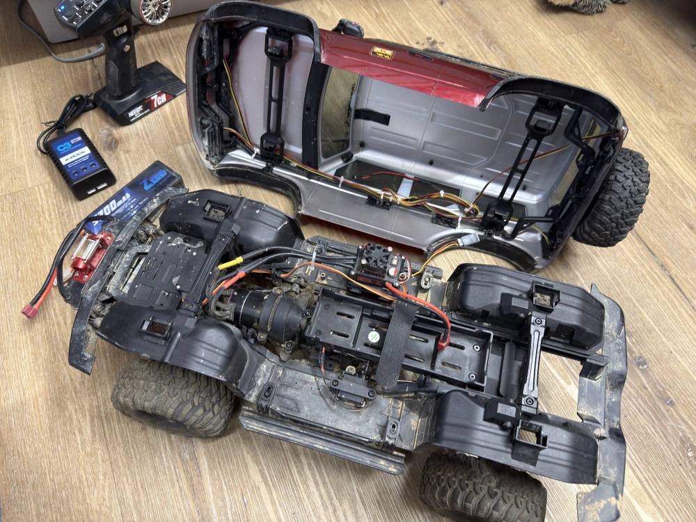 BAZAR RC expedice Beluga (traxxas trx-4) 1:10 včetně aku a nabíječ
