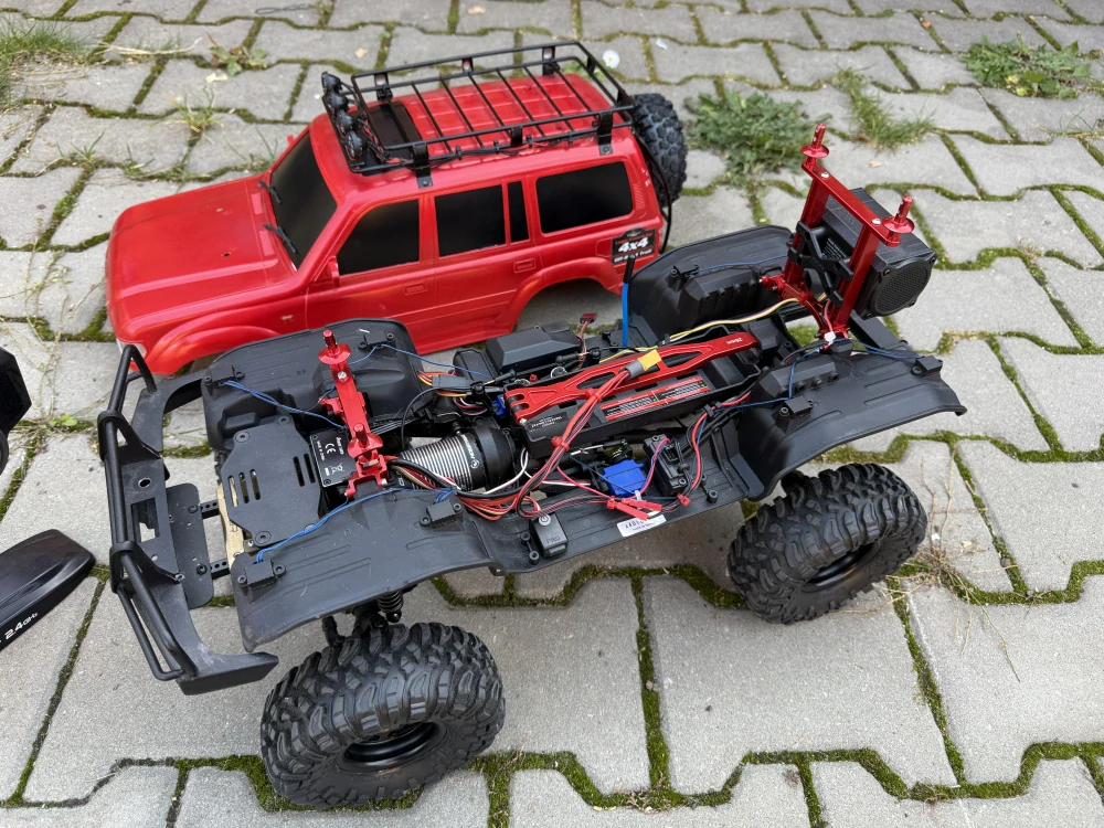 ZÁNOVNÍ Traxxas TRX-4 Toyota LC80 ABS lift kit v tuningu