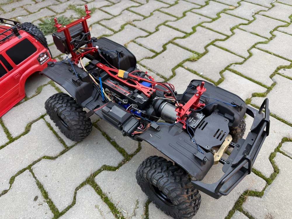 ZÁNOVNÍ Traxxas TRX-4 Toyota LC80 ABS lift kit v tuningu