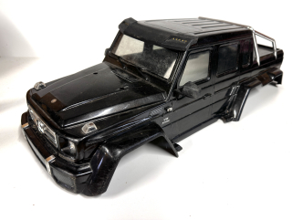 BAZAR osvětlená Traxxas karosérie Mercedes-Benz G 63 černá + LED osvětlení